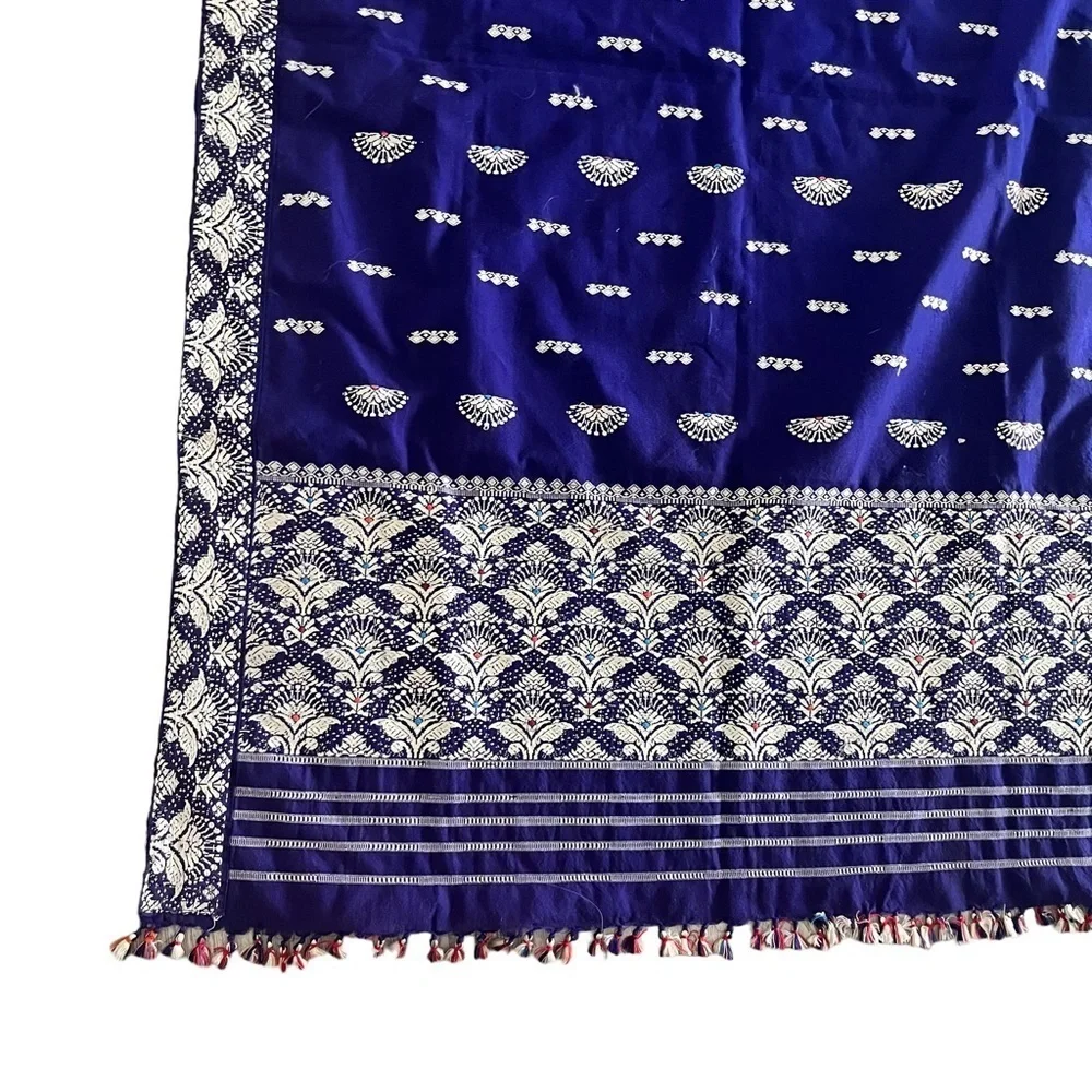Mariupol India Purple Woven Table Runner 33” x 100”
